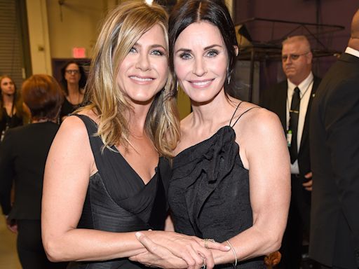 Jennifer Aniston Brings Courteney Cox to Tears With Emotional Birthday Tribute - E! Online