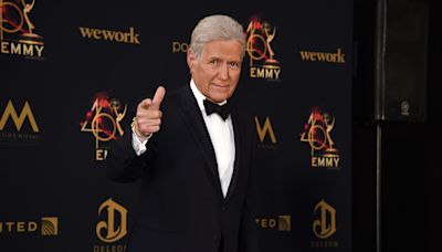 Alex Trebek returns to 'Jeopardy' after completing chemo for stage 4 pancreatic cancer