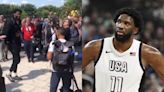 París 2024: Joel Embiid fue víctima de gritos discriminatorios