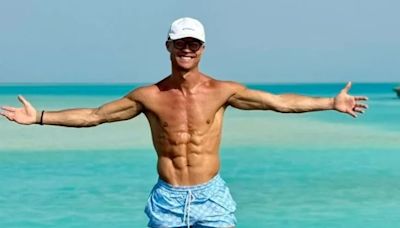 Cristiano Ronaldo shows off stunning physique ahead of Euro 2024 with viral pic