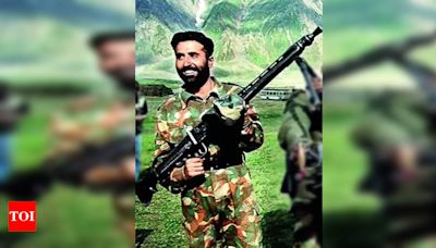 'Durga Mata Ki Jai': On Kargil anniversary, Captain Vikram Batra's twin brother echoes J&K Rifles's war cry | Jammu News - Times of India