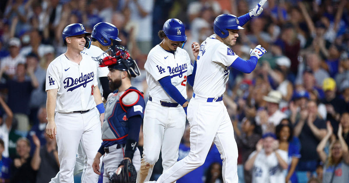 Freeman hits grand slam in 8th inning to lift Dodgers to 4-1 win over Red Sox