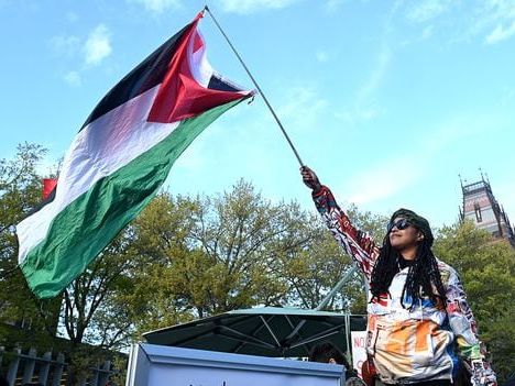 Past the deadline for Harvard students to leave encampment, a rally for Gaza in Harvard Square - The Boston Globe