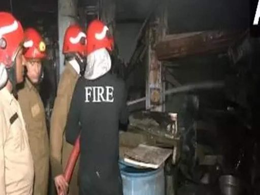 Delhi: Fire breaks out at restaurant in INA market, 4-6 people injured - The Economic Times