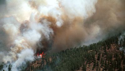 Colorado officials use drinking water to help fight Alexander wildfire