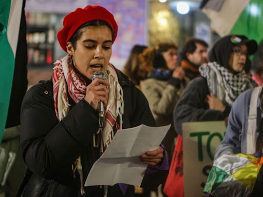 Al grito de 'Ni una menos', mujeres marchan contra la violencia machista en Uruguay