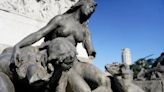 Vandalizaron el Monumento a los Españoles: les cortaron los brazos, las manos y las piernas a las estatuas