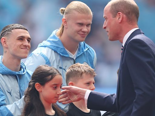 William shakes hands with Phil Foden & Erling Haaland ahead of FA Cup Final