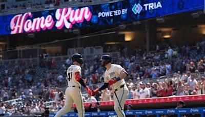 Twins overpower scuffling White Sox with five homers