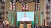 Hundreds attend ‘soulless’ AI-generated church service