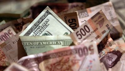 ¡RESBALÓN! Peso mexicano se deprecia a 16.81 frente al dólar, ¿qué pasó? Por Investing.com