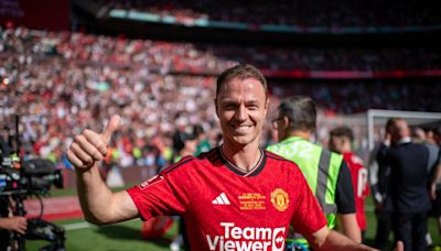 Jonny Evans 'delighted' as Manchester United hand veteran a new contract