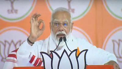 "Congress, JMM openly looting Jharkhand's resources," says PM Modi at Singhbhum rally