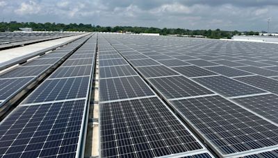 Solar Energy Faces Cloudy Prospects on Warehouse Rooftops