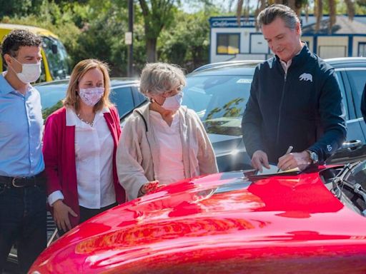 California Gov. Gavin Newsom touts electric vehicle sales: 1 in 4 sales are for EVs