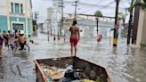Chuva provoca alagamentos em ruas de Fortaleza; veja