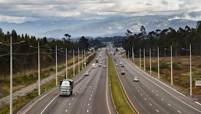 Matan a tiros a cinco miembros de una familia en un autobús en Ecuador