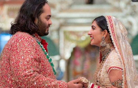 Indian tycoon Ambani's son weds in extravagant ceremony