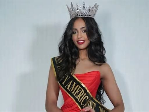 Candidata a Miss República Dominicana sufre desmayo en plena presentación [VIDEO]