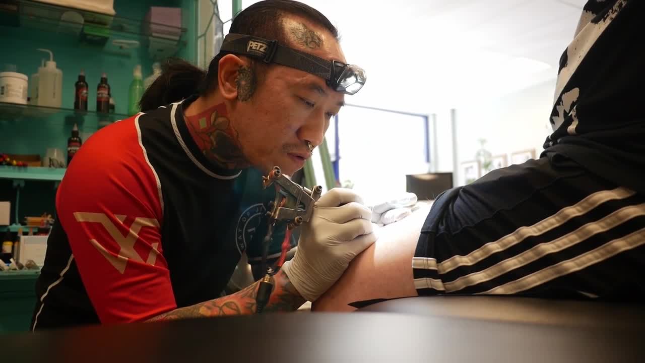 World traveling tattoo artist, Thu Le, spends time in Billings honing his craft
