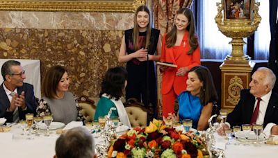 Vídeo | La princesa Leonor y la infanta Sofía intervienen por sorpresa en el Palacio Real: “Perdón por colarnos”