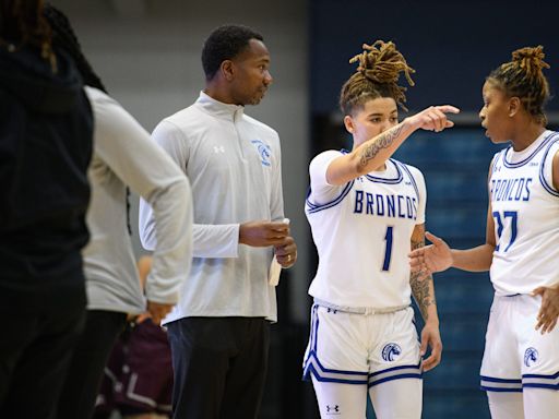 Fayetteville State women's basketball, coming off historic season, names head coach