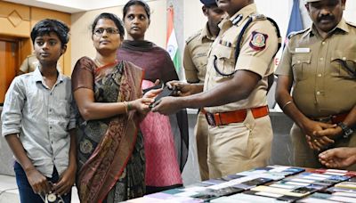 Coimbatore City police restore 168 stolen phones to complainants