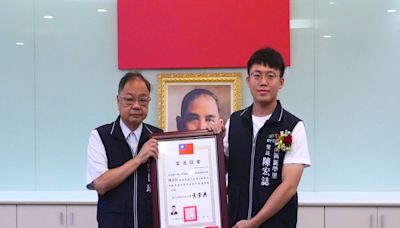 代兄出征當選 中市南區新任新榮里長陳宏誌就職