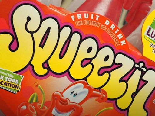 These Discontinued Fruit Drinks Were A '90s Favorite
