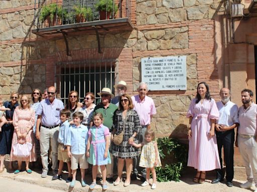 Don Tomás, el médico, recordado con una placa en su casa familiar en Villanueva de los Infantes