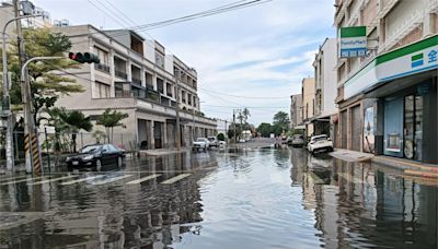 圖多／年度天文大潮發威！ 屏東東港「海水漫街頭」畫面曝光