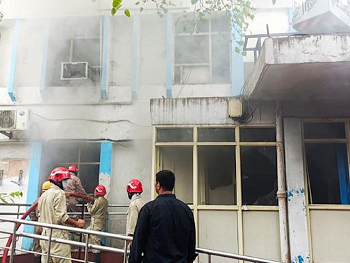 Delhi: Fire breaks out in Safdarjung Hospital's old emergency building, nurse rescued from third floor