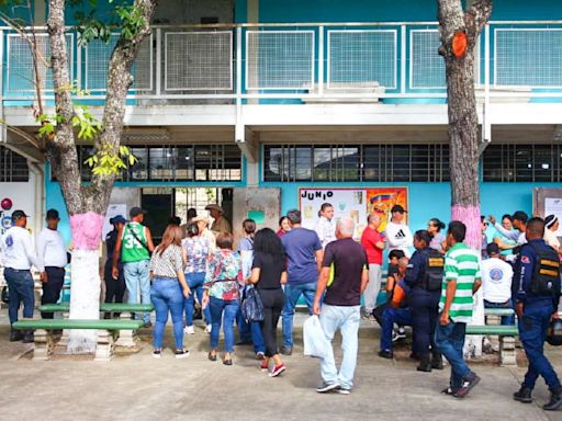 Entre buena afluencia general (y fuertes quejas en Valencia) se desarrolla simulacro electoral