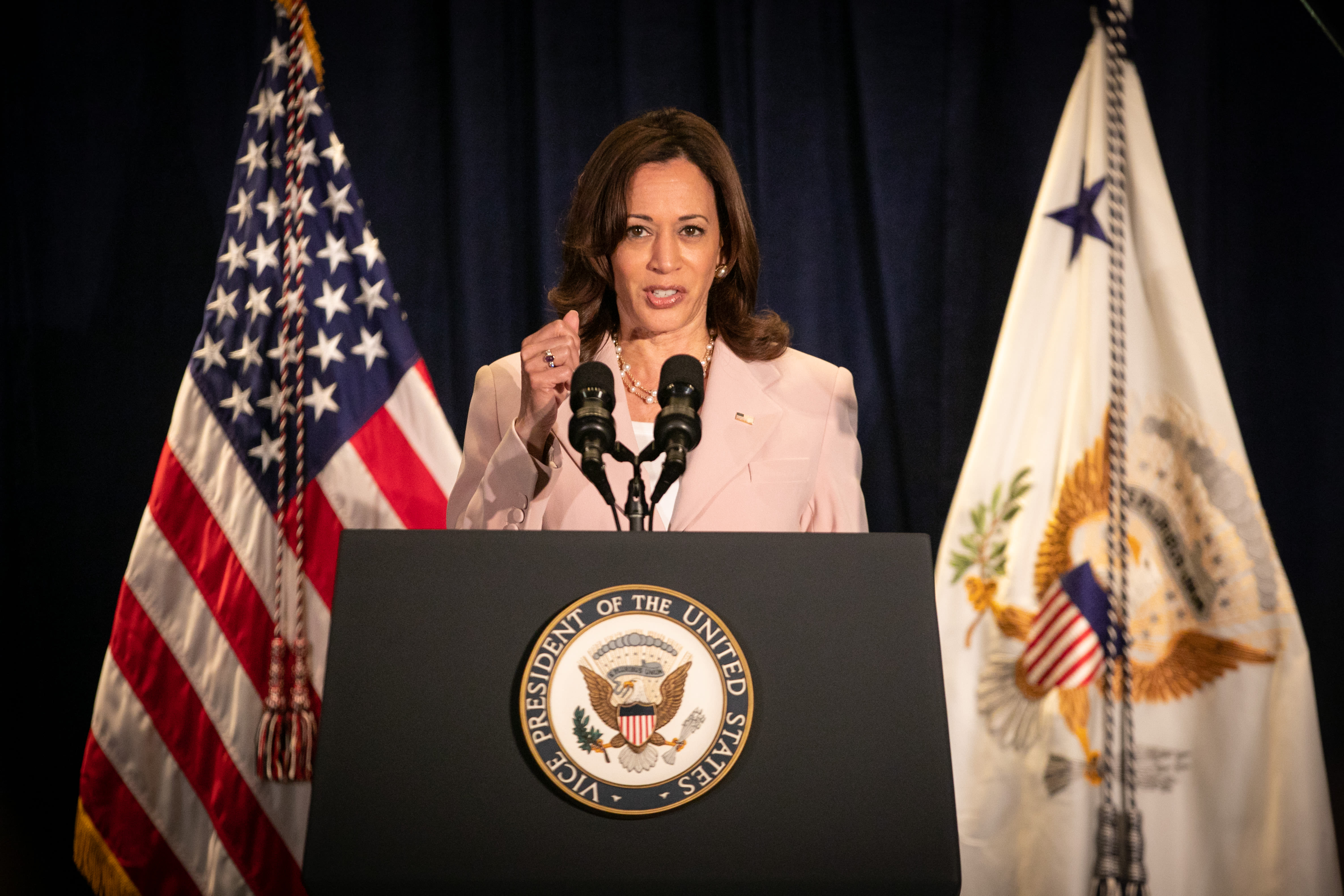 Hold the 'blue wall,' or light up the Sun Belt? Harris eyes path through U.S. battlegrounds