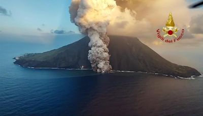 Protección Civil italiana emite la alerta roja por la erupción del volcán Stromboli