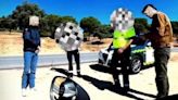 La cuestionable multa impuesta por agentes de la Guardia Civil que enfada a motoristas y conductores