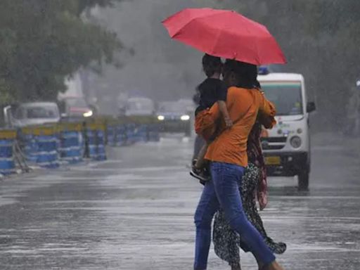 IMD predicts heavy rainfall in Himachal for next 2 days; issues orange alert for various districts