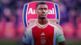 Jorrel Hato Will Stay at Ajax Amid Arsenal Links