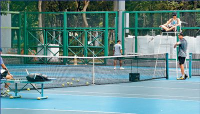 Three arrested for 'scalping' tennis court bookings