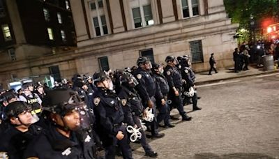 Policías de Nueva York irrumpen en campus de la Universidad de Columbia