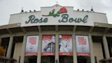 Which USA TODAY Sports writer stands alone in his Rose Bowl prediction?
