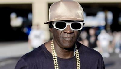 Flavor Flav gets a new watch around his neck