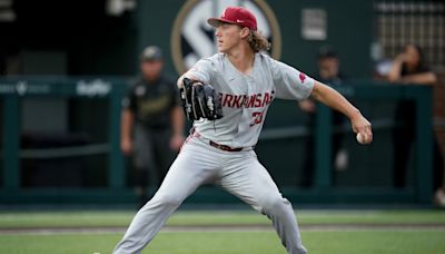 Hagen Smith, Kendall Diggs power Arkansas in series-opening win at Kentucky