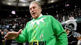 LOOK: Tom Izzo wears ugly holiday sweater for Michigan State basketball vs. Oakland game