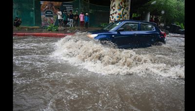 Heavy morning rain throws traffic out of gear in Noida