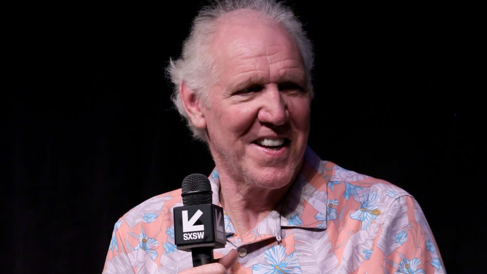 Bill Walton, NBA Star, ESPN Commentator and Grateful Dead Superfan, Dies at 71