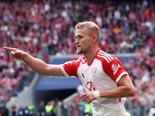 If Manchester United pursue a deal for De Ligt it may require a Ten Hag tactical rethink