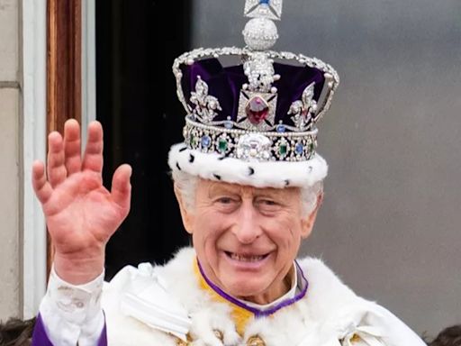 Carlos III supera a la reina Isabel en riqueza con una fortuna estimada en $770 millones