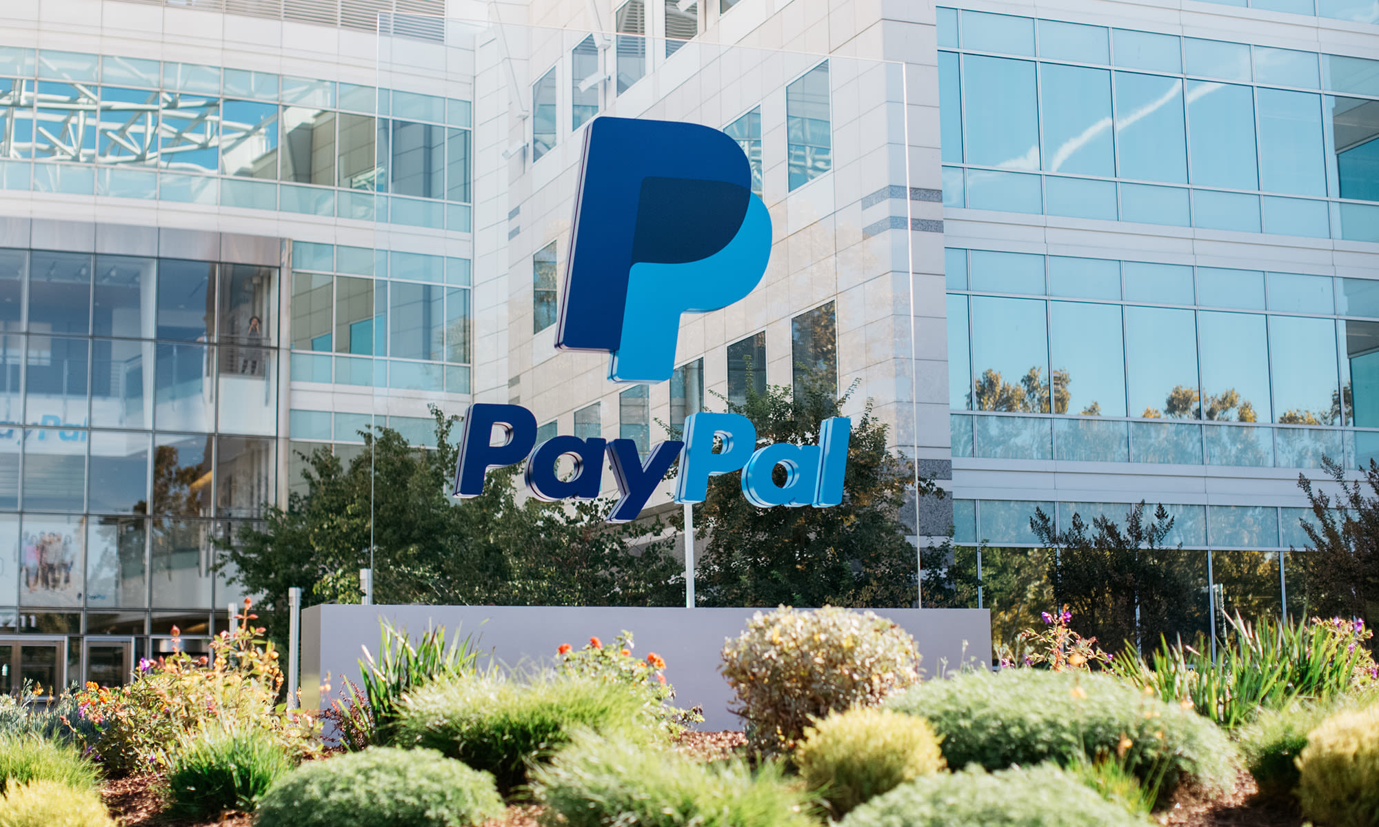 Does PayPal Stock Offer Investors an Excellent Risk vs. Return?