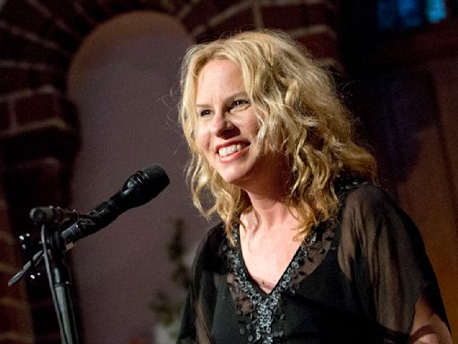 Singer-songwriter Vonda Shepard says people still 'jump out of their seats' when she performs the 'Ally McBeal' theme song